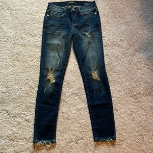 Distressed Judy Blue mid rise skinny jeans